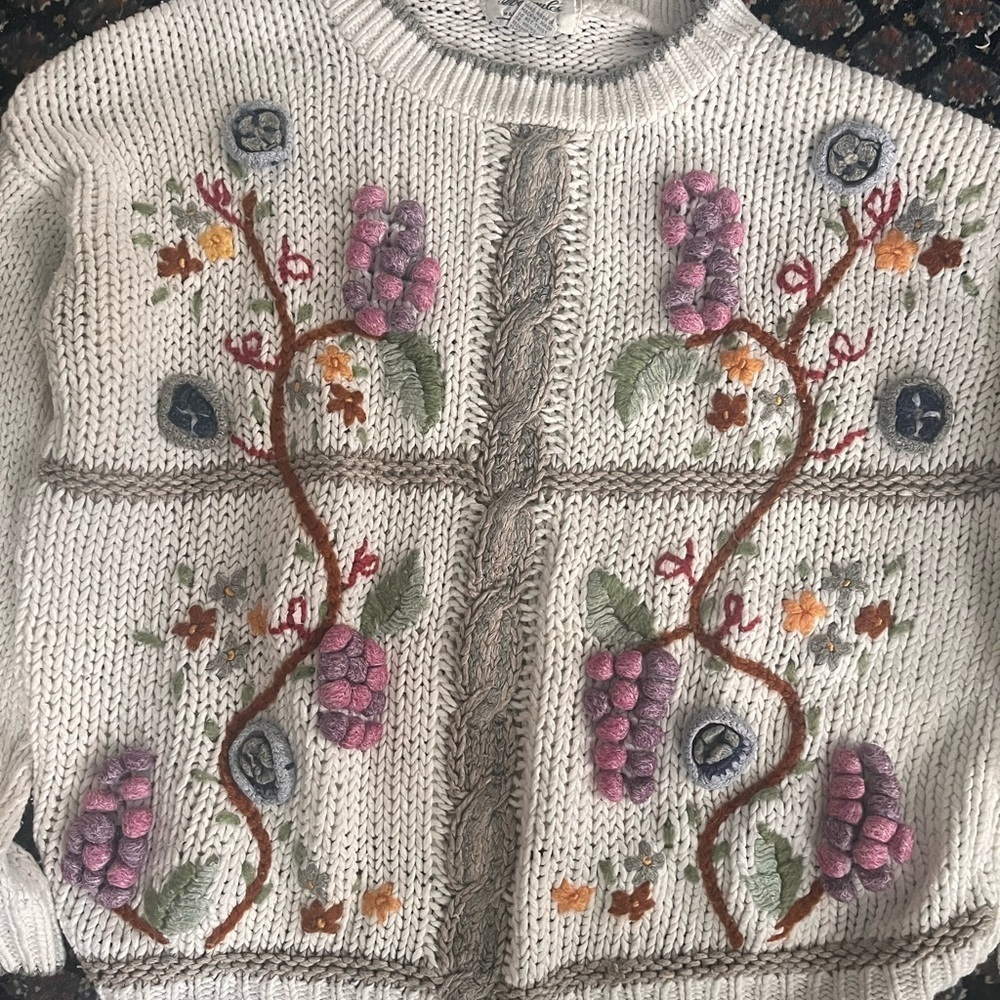 Vintage chunky cottagecore embroidered Floral Grapevine Sweater Large - Picture 3 of 5